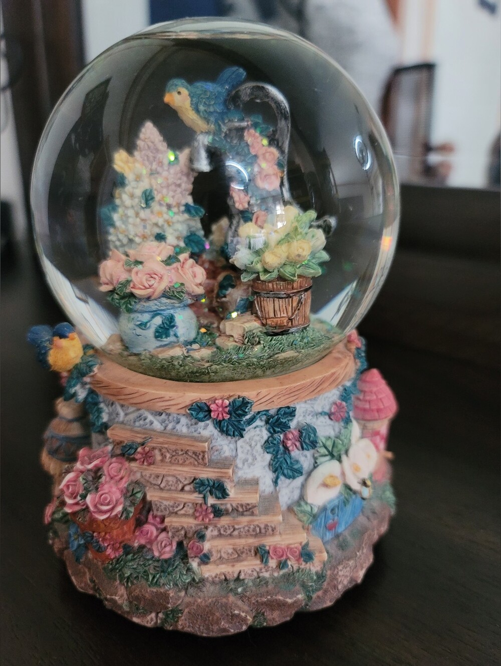 Vintage Casa Blanca Musical Glitter Bird & Floral Snow Globe 6 in Glass Resin